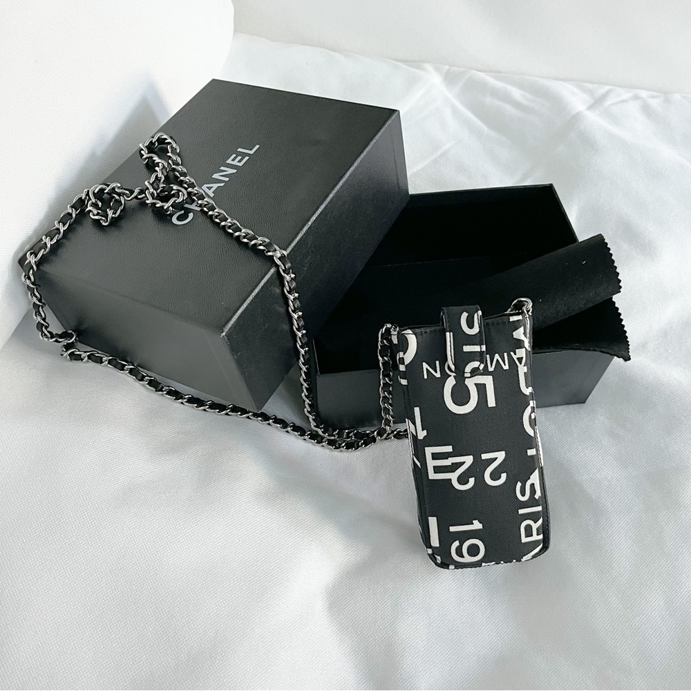 Authentic Chanel crossbody pouch with chain
